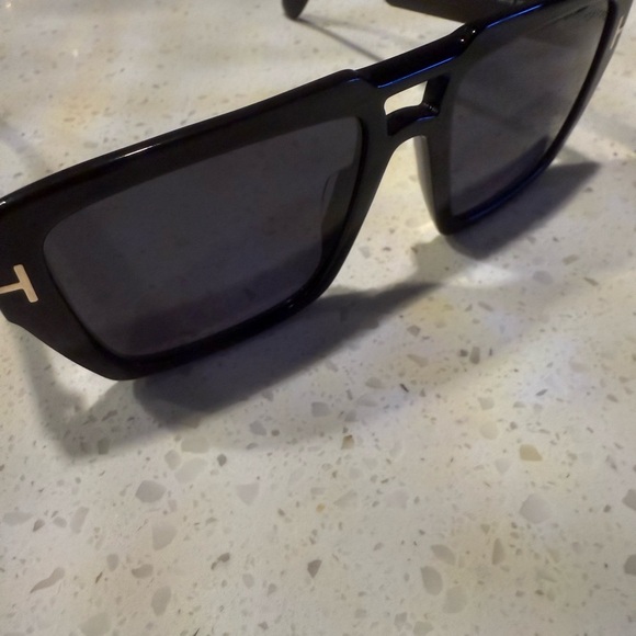 Tom Ford Style 1153 Redford sunglasses shiny black beautiful - Picture 3 of 9